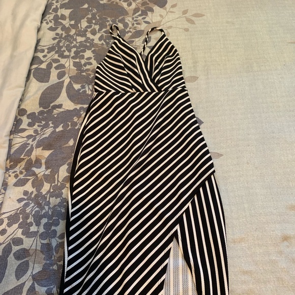 Black and white stripe dress - Picture 2 of 4